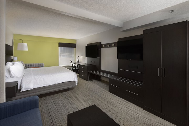 Room 18 of 33