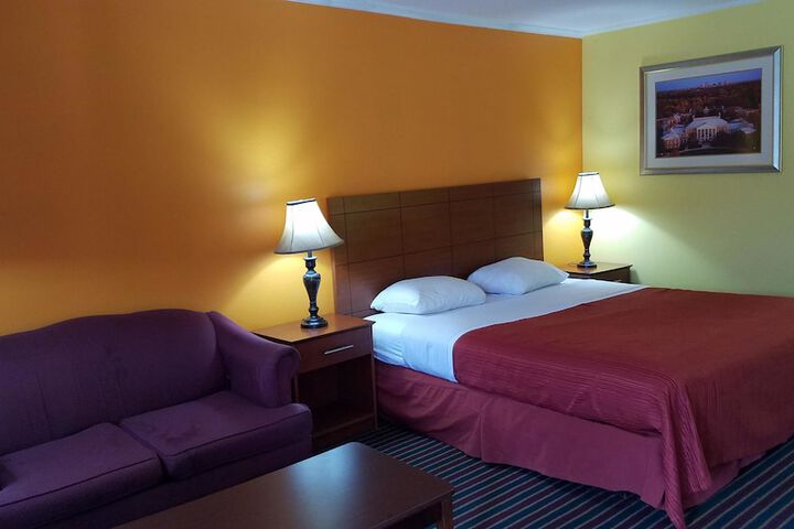 Roadway Inn