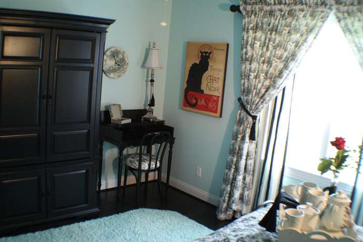 Pillow and Paddock B & B