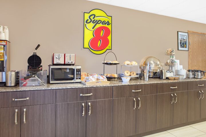 Breakfast/Coffee Service 15 of 17
