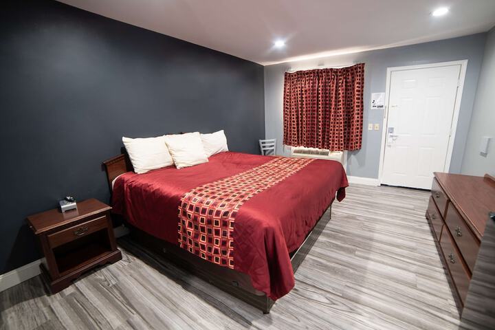 Room 21 of 32