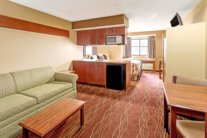 Room 10 of 15