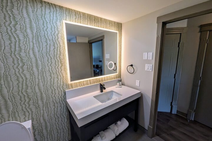 Room 27 of 41