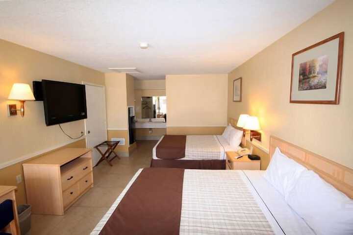 Room 20 of 28