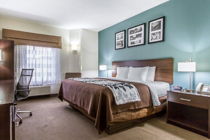 Room 25 of 38