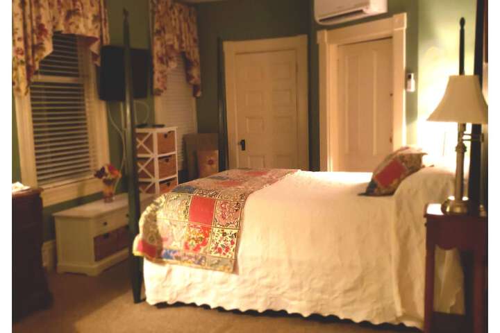 Vandiver Inn