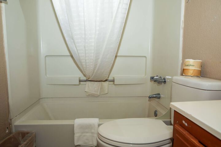 Room 10 of 27