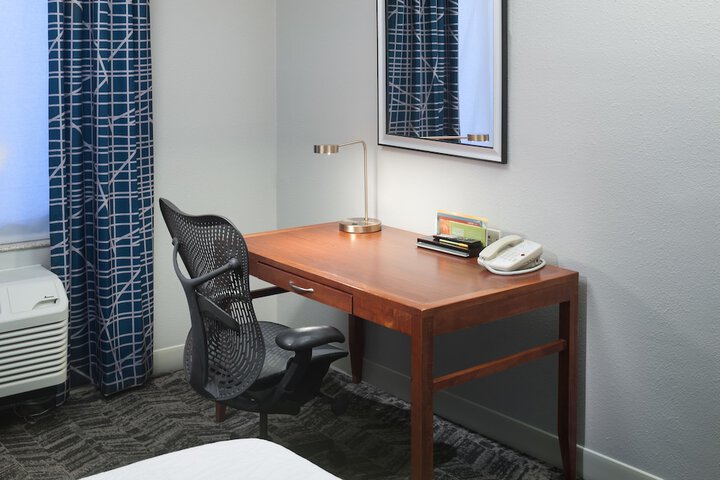 Room 21 of 39