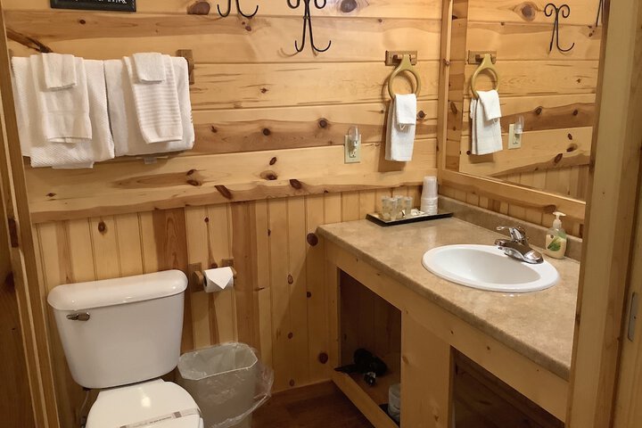 Nacoochee Valley Lodge