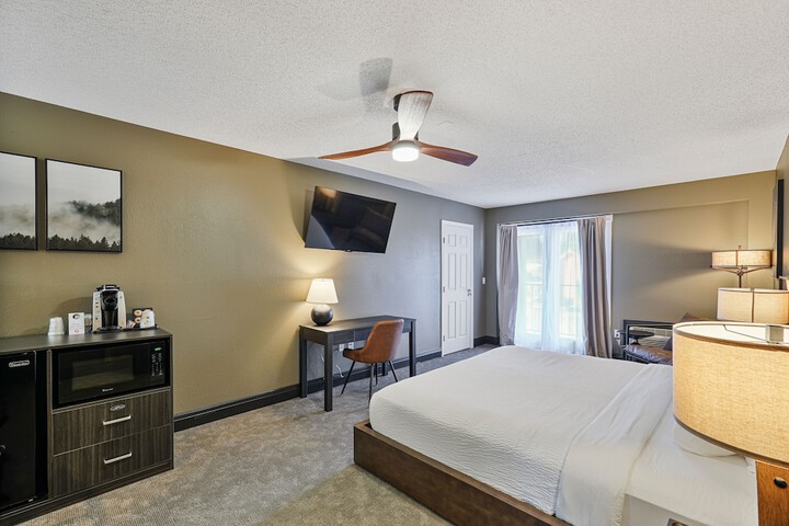 Tremont Lodge & Resort