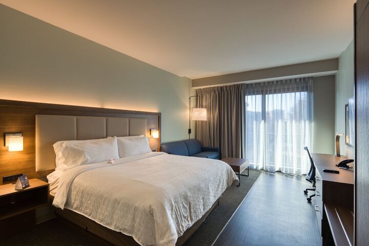 Room 25 of 119