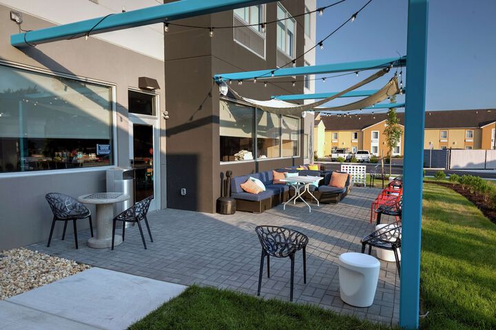 Terrace/Patio 27 of 28