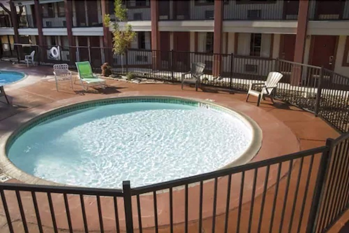 Pool 5 of 24