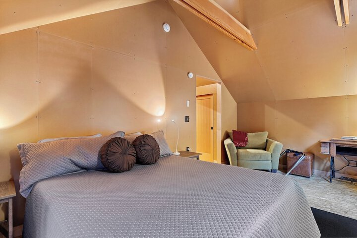 Crows Nest by Avantstay Accessible Home w / Views