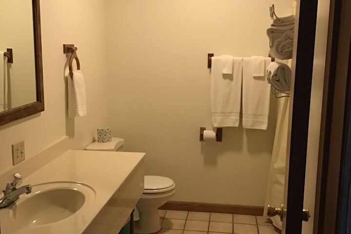 Room 3 of 9