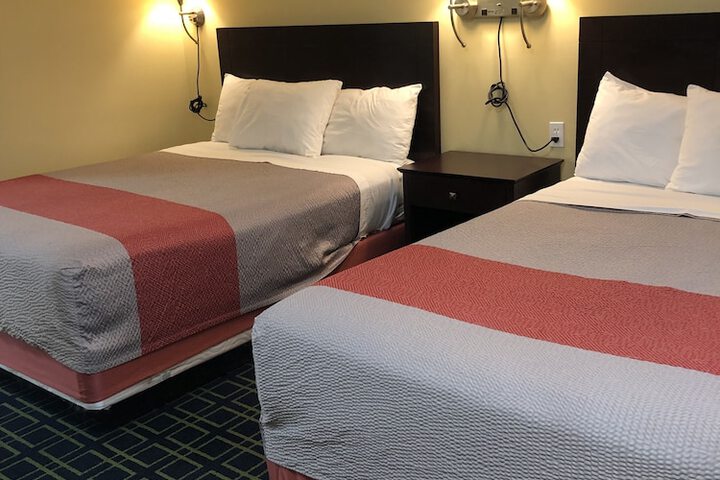 Room 13 of 18