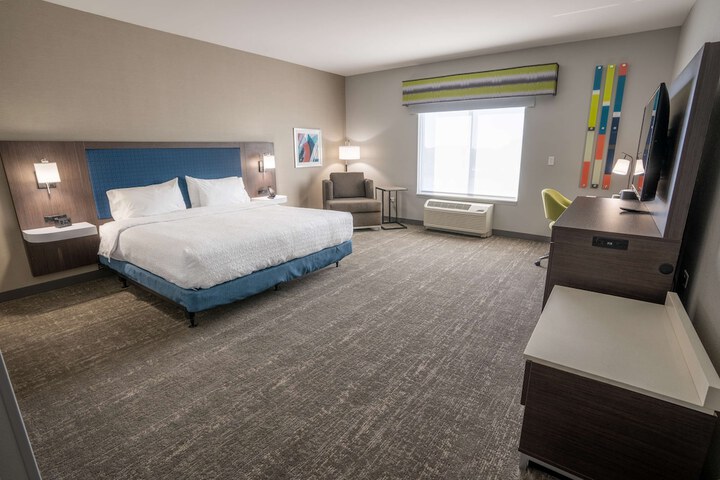 Room 8 of 43