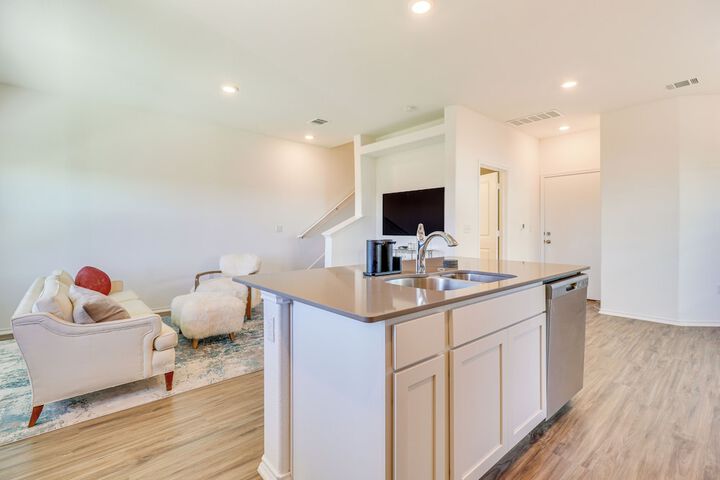 12 Mi to Dtwn Austin: Quiet Home w / Patio & Yard