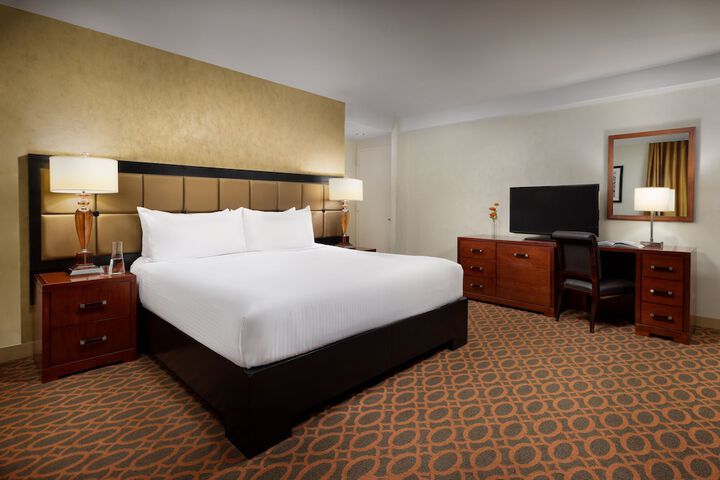 Room 48 of 107