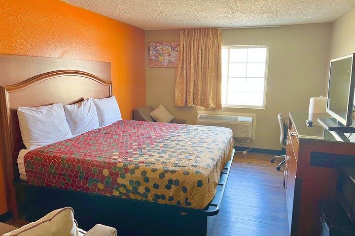 Room 28 of 59