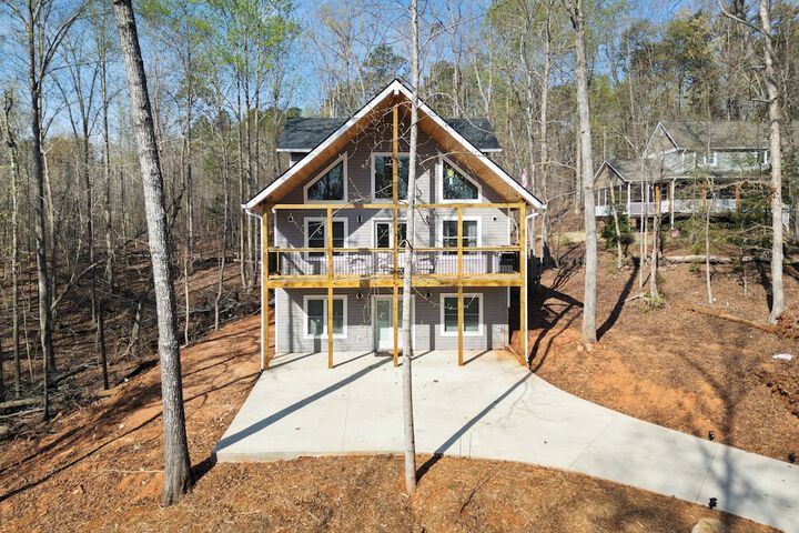 Lake Hartwell Escape