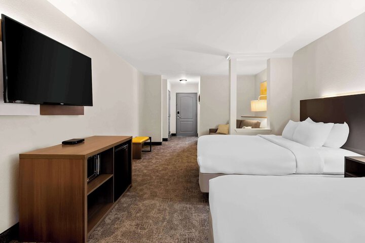 Room 16 of 32