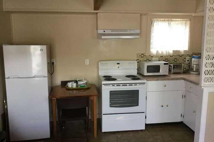 Cedars Motel