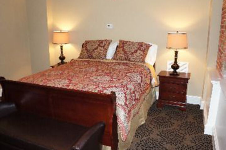 Publick House Restaurant and Country Inn