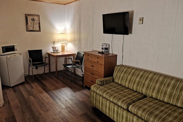 Cedars Motel