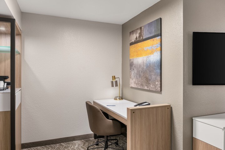 Room 16 of 21