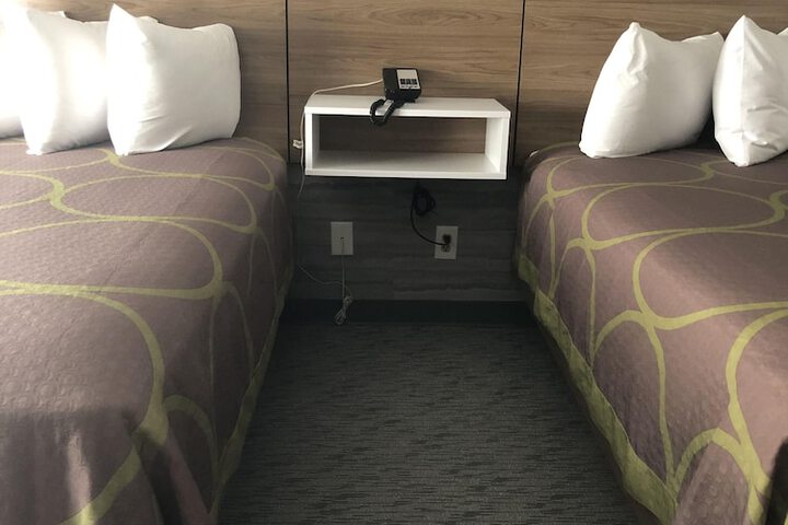 Room 13 of 27