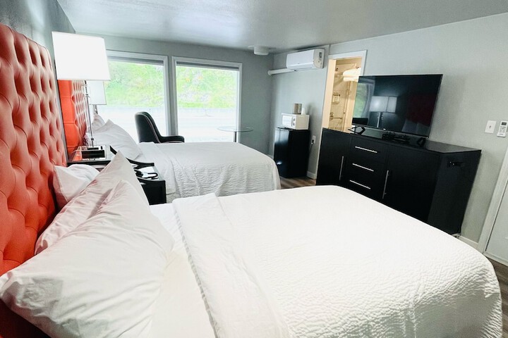 Tides Inn & Suites