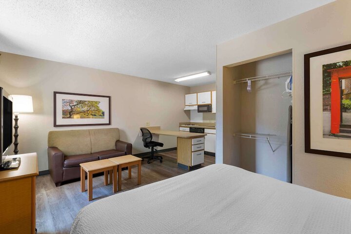 Room 18 of 30