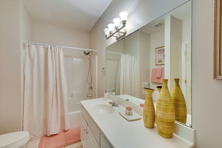 Balcony & Golf Course View! Condo at Kingwood
