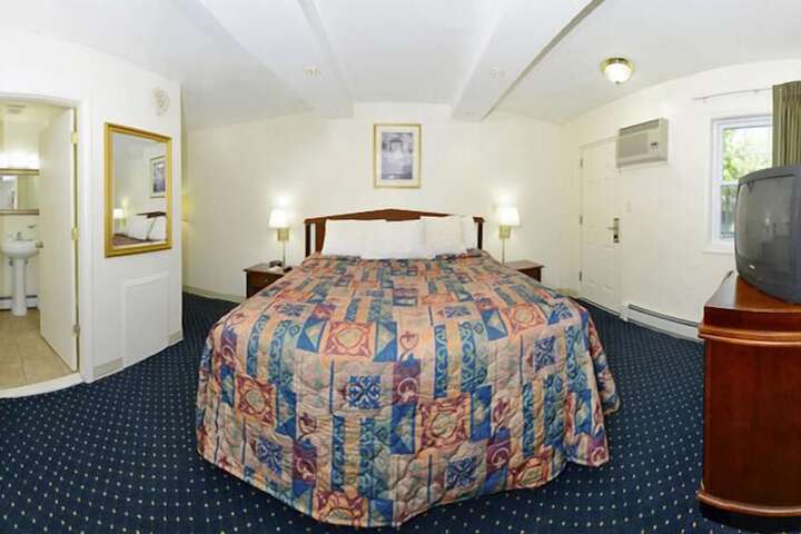 Room 23 of 30
