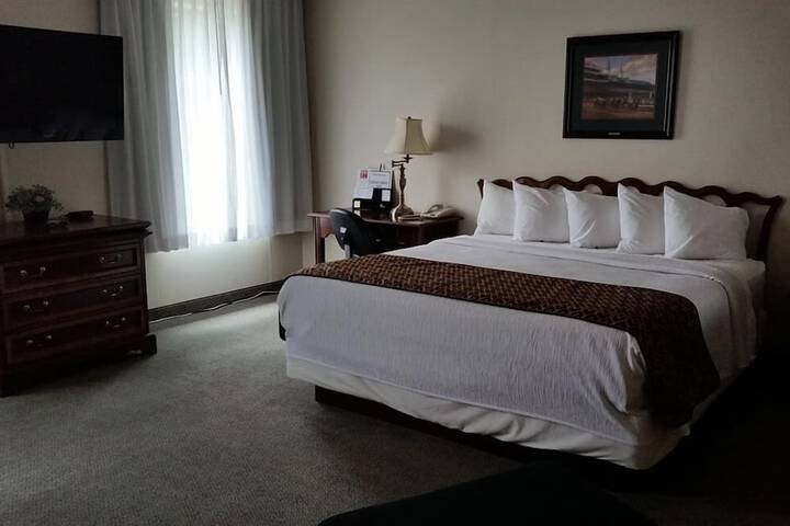 Gold Vault Inn