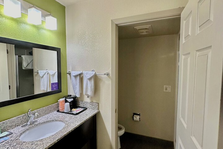 Room 20 of 34