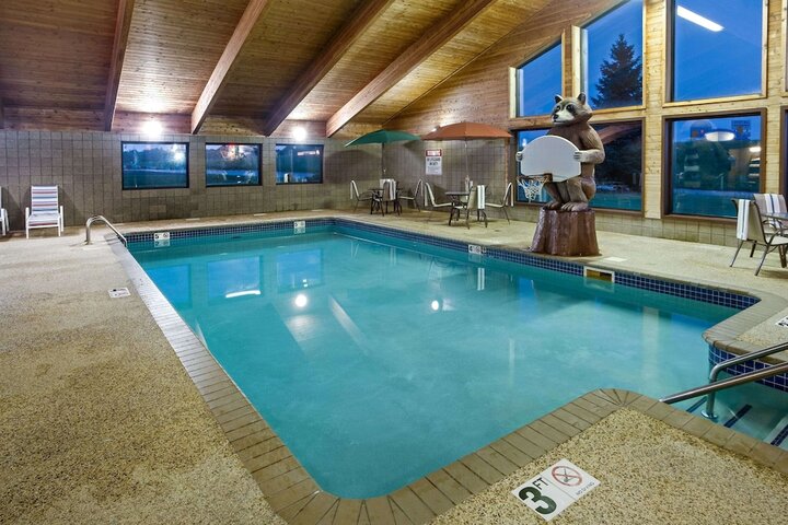 Pool 4 of 24