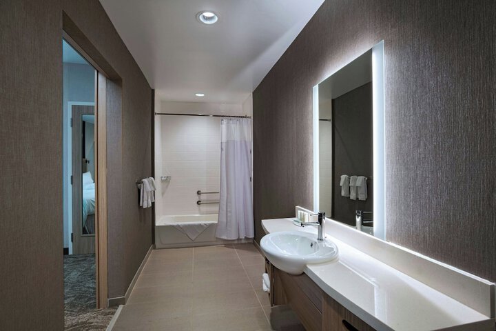 Room 16 of 21