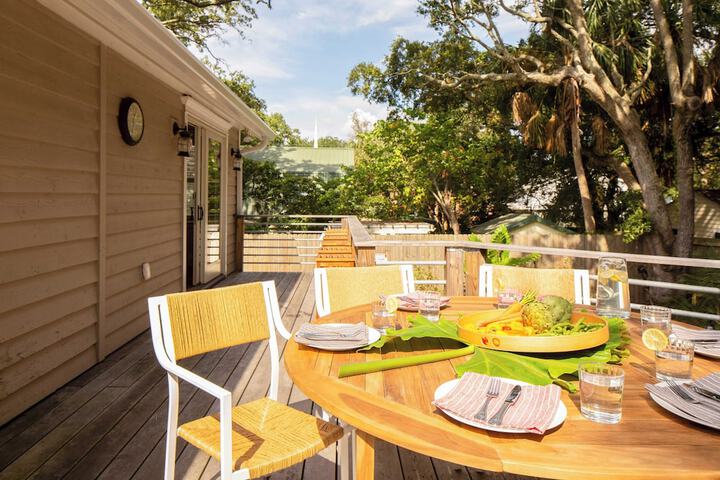Palmetto by Avantstay Gorgeous Character Home w / Pool Sun Room & Pool Table!