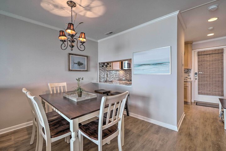 Beachfront Condo w / Unobstructed Ocean Views!