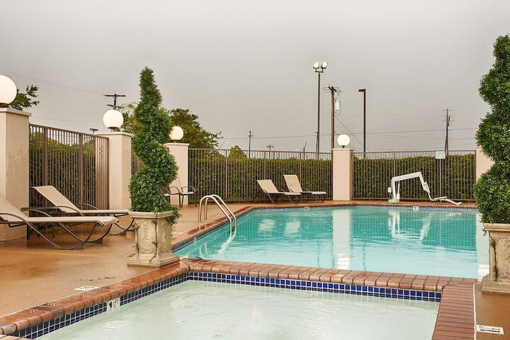 Pool 6 of 25