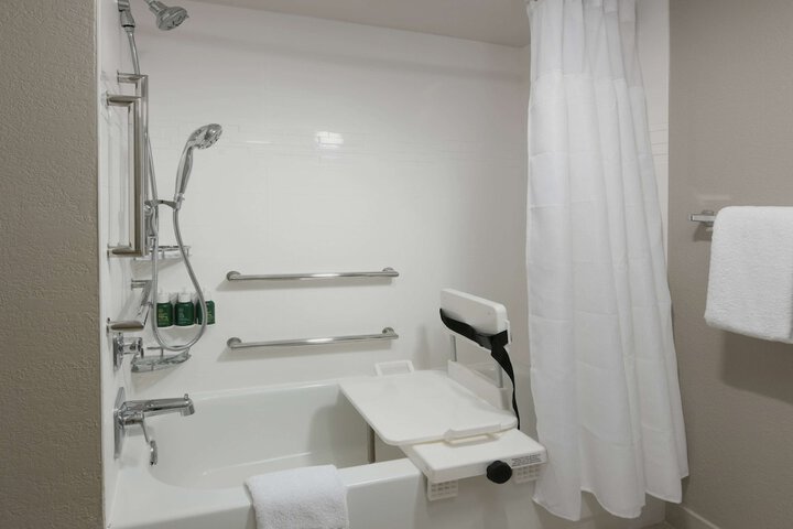 Room 15 of 35
