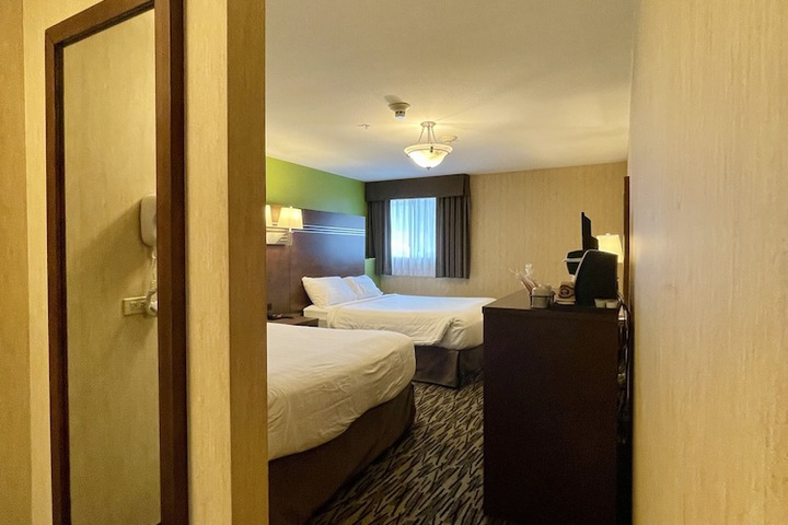 Room 46 of 112