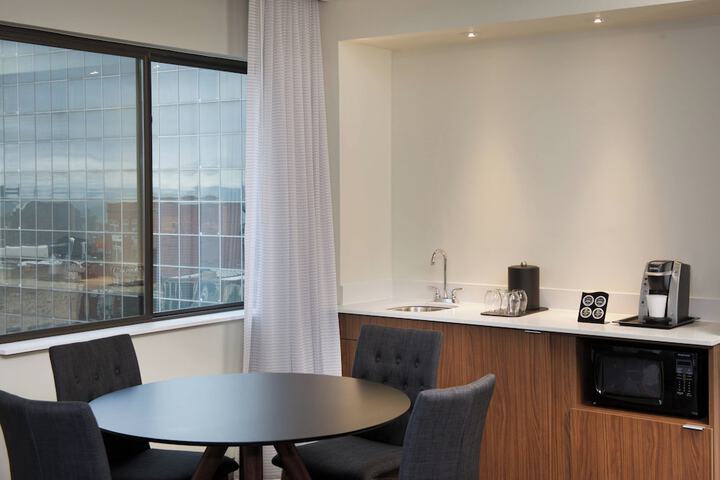 Courtyard by Marriott Seattle Everett Downtown