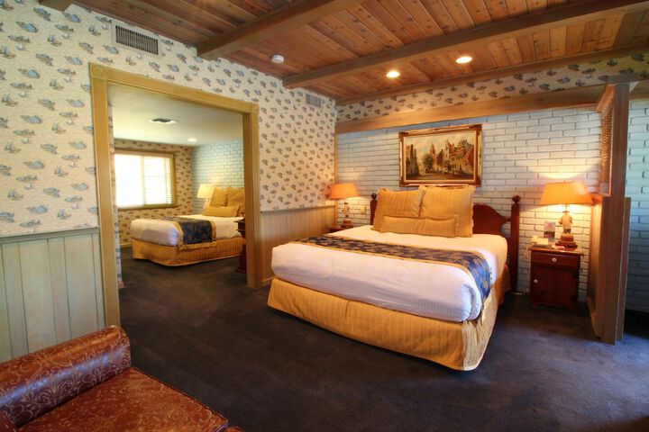 Room 163 of 461
