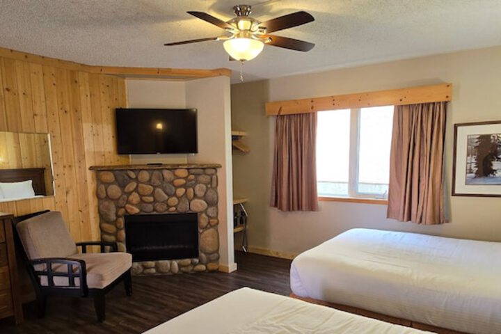 Aspen Village Inn