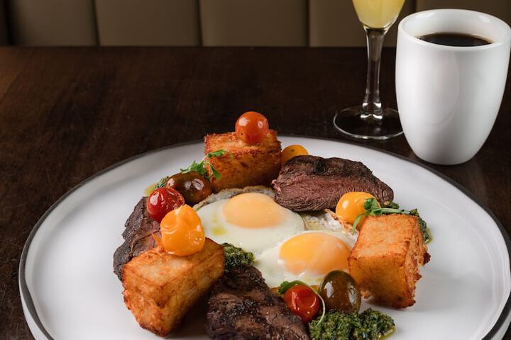Breakfast/Coffee Service 208 of 242