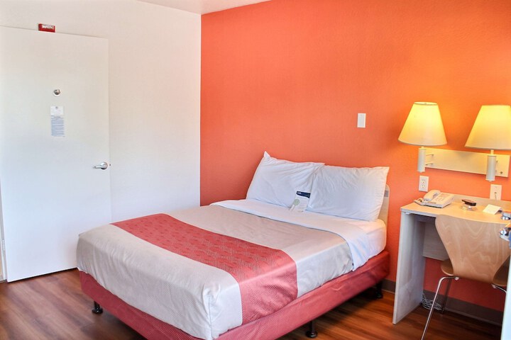 Room 17 of 26