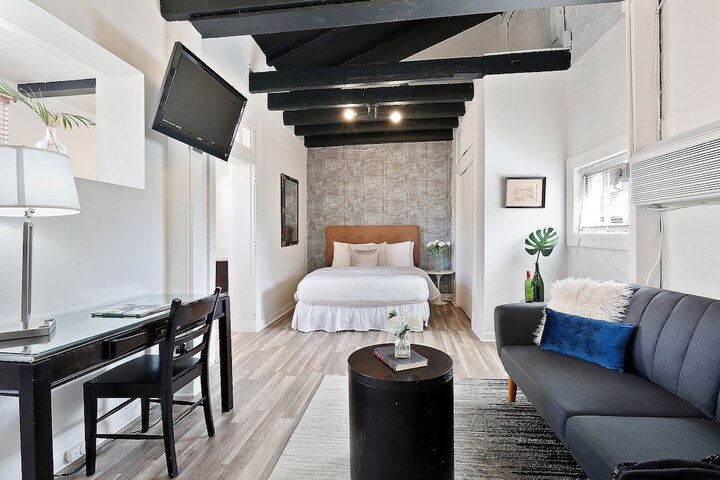 Room 65 of 73